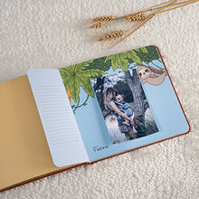 Cargar imagen en el visor de la galería, Álbum de fotos personalizado para bebé "Aventura Tropical"