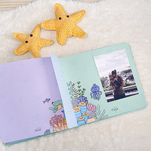 Cargar imagen en el visor de la galería, Álbum de fotos personalizado para bebé "COMO PEZ EN EL AGUA"