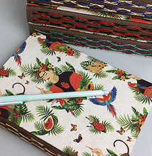 Cargar imagen en el visor de la galería, Libreta con cosido expuesto “Frida Kahlo”