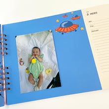 Cargar imagen en el visor de la galería, Álbum de fotos personalizado para bebé "MI PEQUEÑO UNIVERSO" en espiral