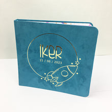 Cargar imagen en el visor de la galería, Álbum de fotos personalizado para bebé "MI PEQUEÑO UNIVERSO"