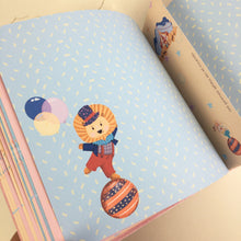 Cargar imagen en el visor de la galería, ÁLBUM DE FOTOS PERSONALIZADO PARA BEBÉ “CIRCO DE PAPEL” - Formato papel