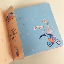 Cargar imagen en el visor de la galería, ÁLBUM DE FOTOS PERSONALIZADO PARA BEBÉ “CIRCO DE PAPEL” - Formato papel