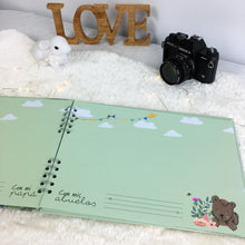 Cargar imagen en el visor de la galería, Álbum de fotos personalizado para bebé "FIESTA EN EL BOSQUE" - Formato papel