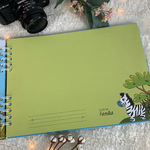 Cargar imagen en el visor de la galería, Álbum de fotos personalizado para bebé "SELVA DE PAPEL" EN ESPIRAL - Formato papel
