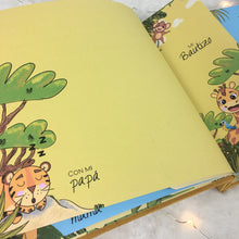 Cargar imagen en el visor de la galería, Álbum de fotos personalizado para bebé “SELVA DE PAPEL” - Formato papel