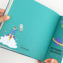 Cargar imagen en el visor de la galería, Álbum de fotos personalizado para bebé &quot;MI PEQUEÑO UNIVERSO&quot;
