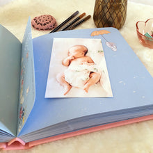 Cargar imagen en el visor de la galería, Álbum de fotos personalizado para bebé “OH BABY!” - Formato papel
