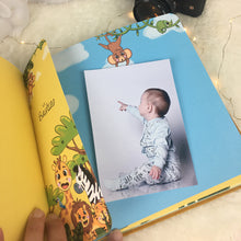 Cargar imagen en el visor de la galería, Álbum de fotos personalizado para bebé “SELVA DE PAPEL” - Formato papel
